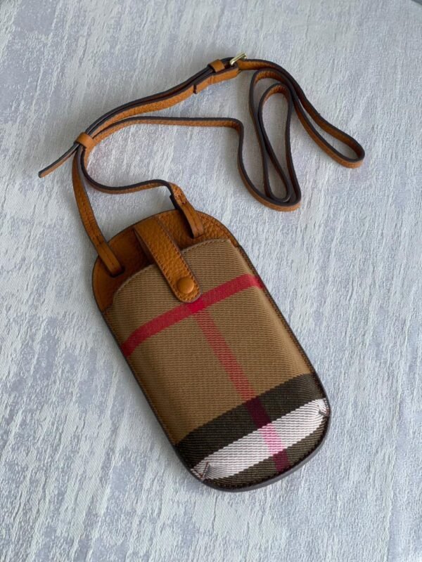 BURBERRY